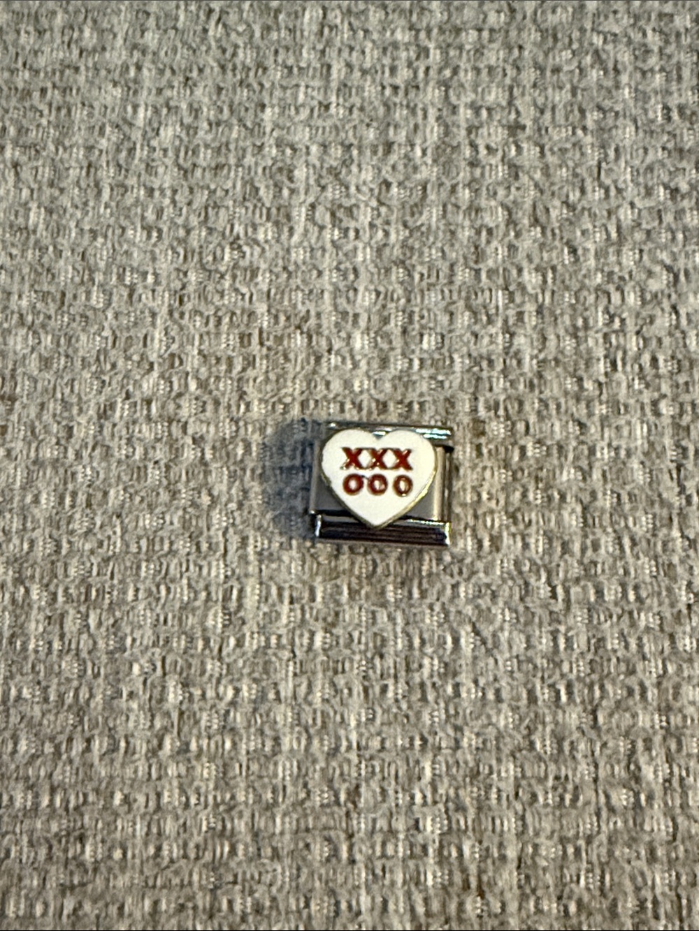 Italian Charm: White heart with XXXOOO